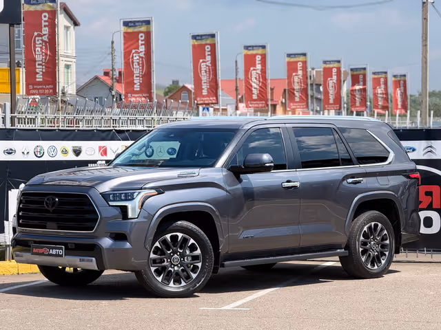Toyota Sequoia - фото 1