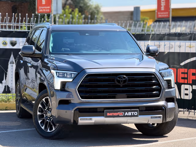 Toyota Sequoia - фото 4