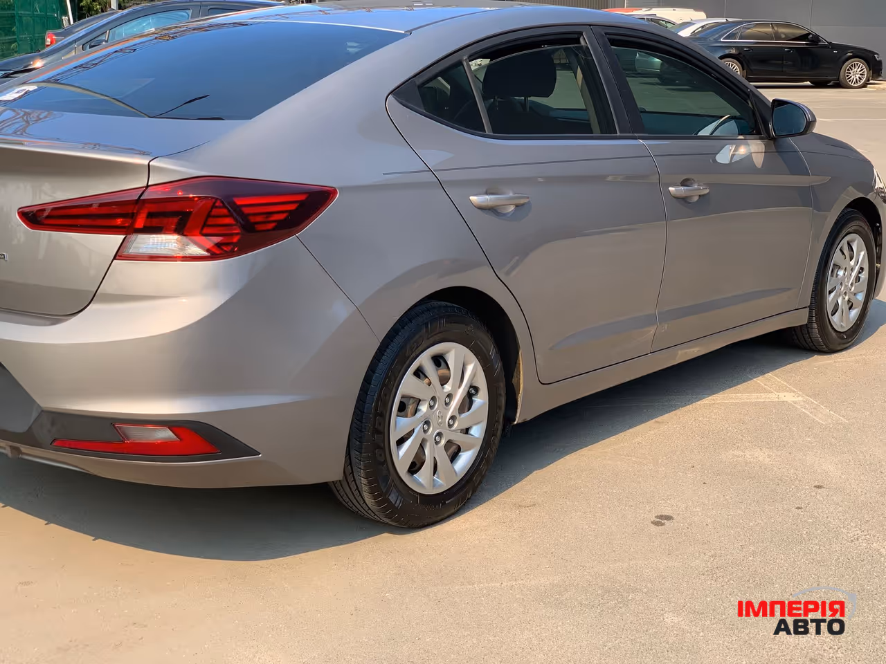 Hyundai Elantra - фото 5