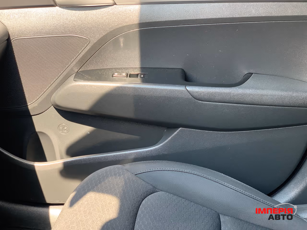 Hyundai Elantra - фото 30