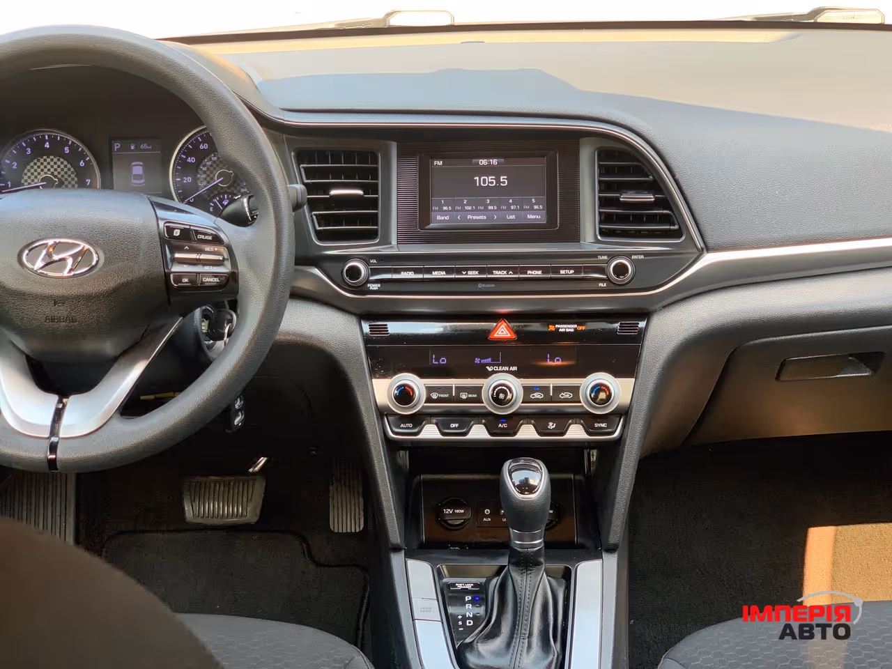 Hyundai Elantra - фото 8