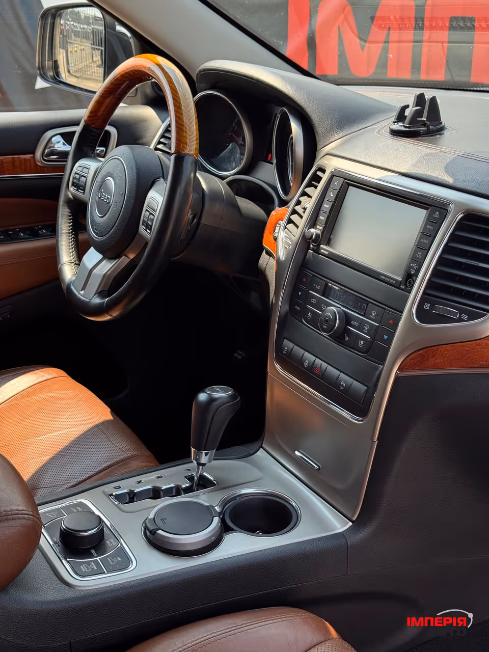 Jeep Grand Cherokee - фото 16