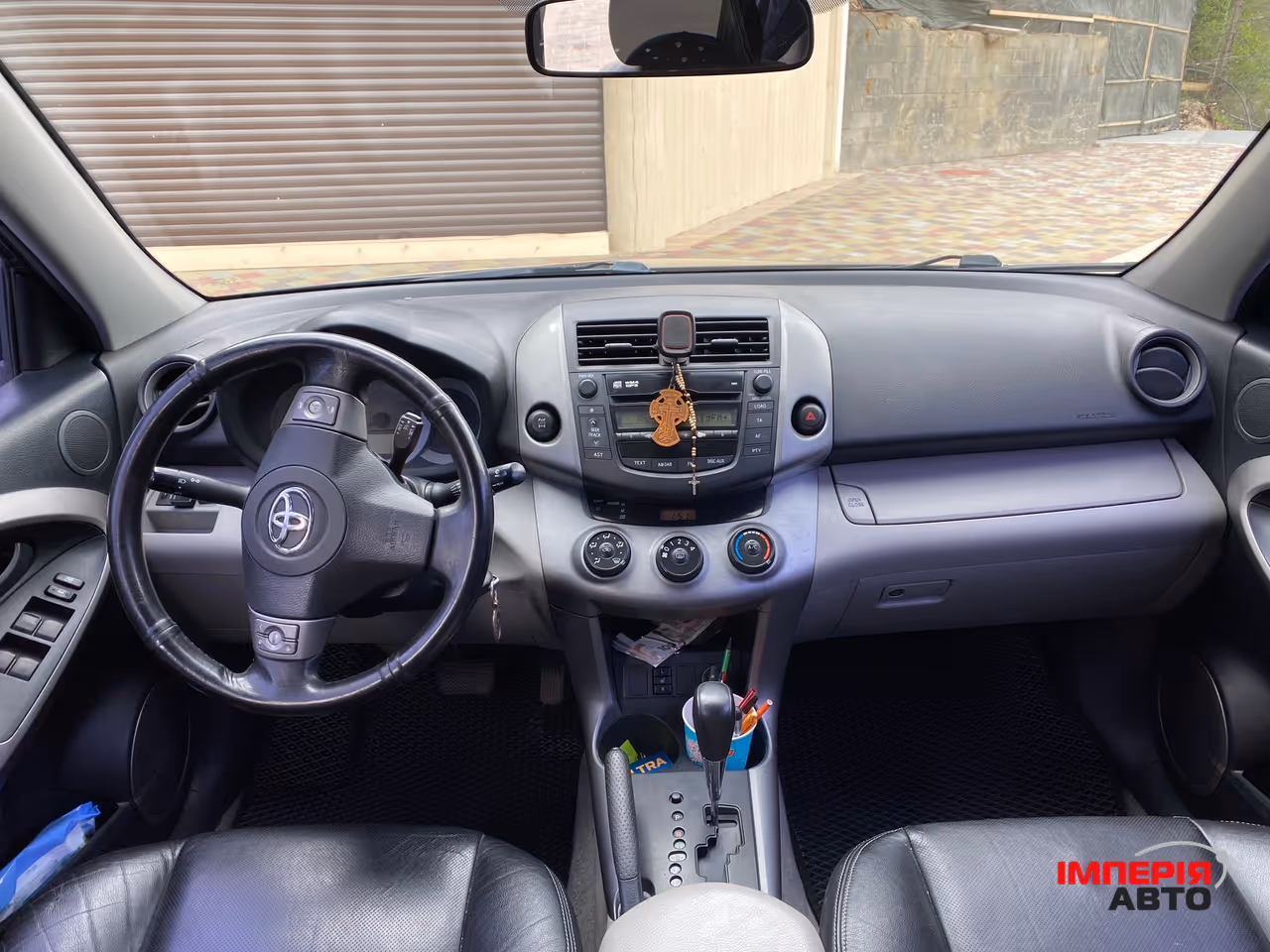 Toyota RAV4 - фото 9