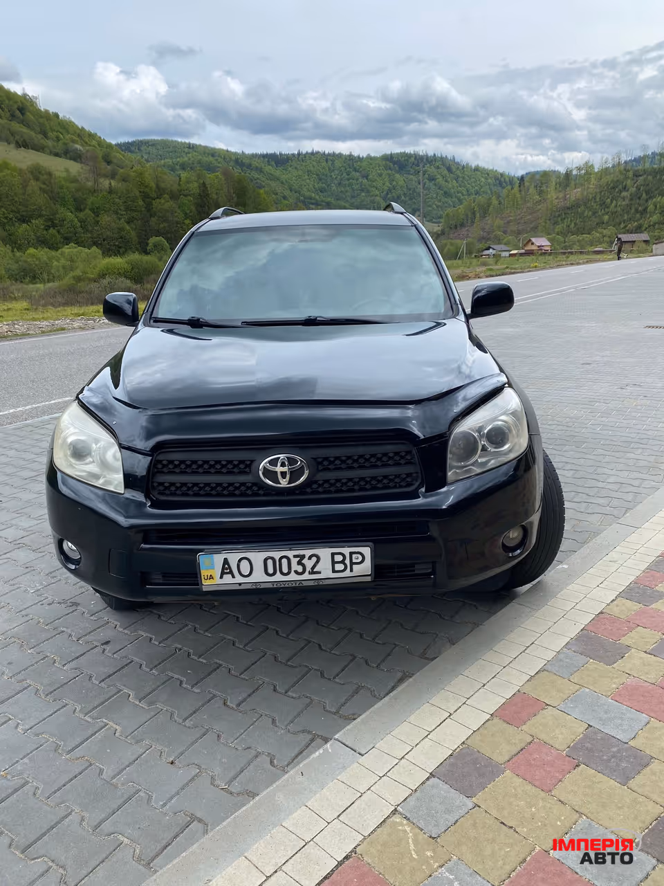Toyota RAV4 - фото 1