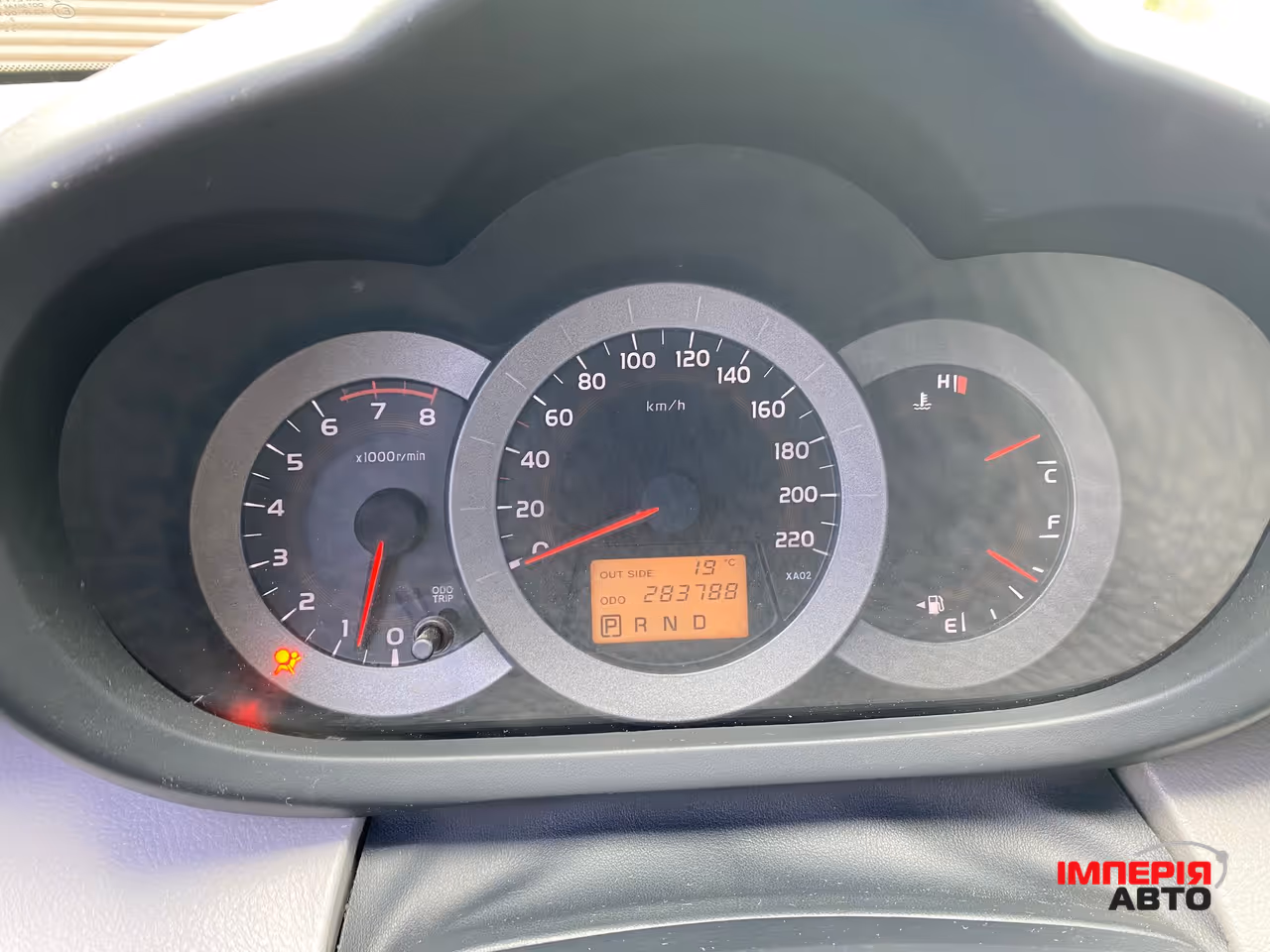 Toyota RAV4 - фото 12