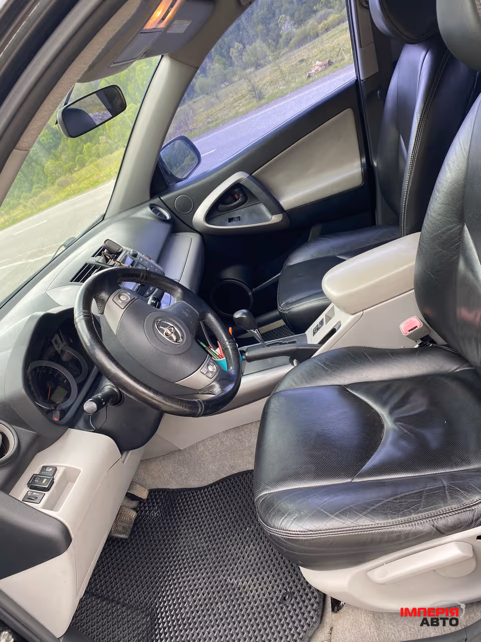 Toyota RAV4 - фото 11