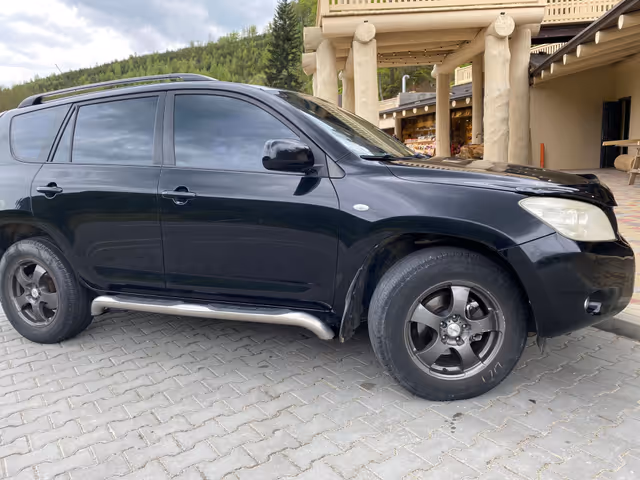 Toyota RAV4 - фото 2