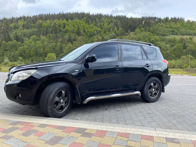 Toyota RAV4 - фото 5