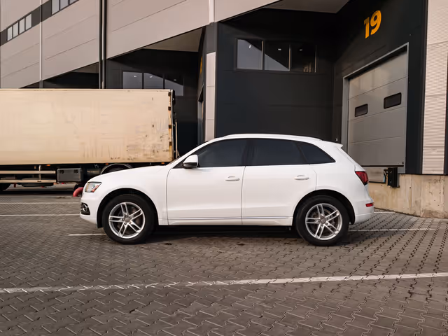 Audi Q5 - фото 4