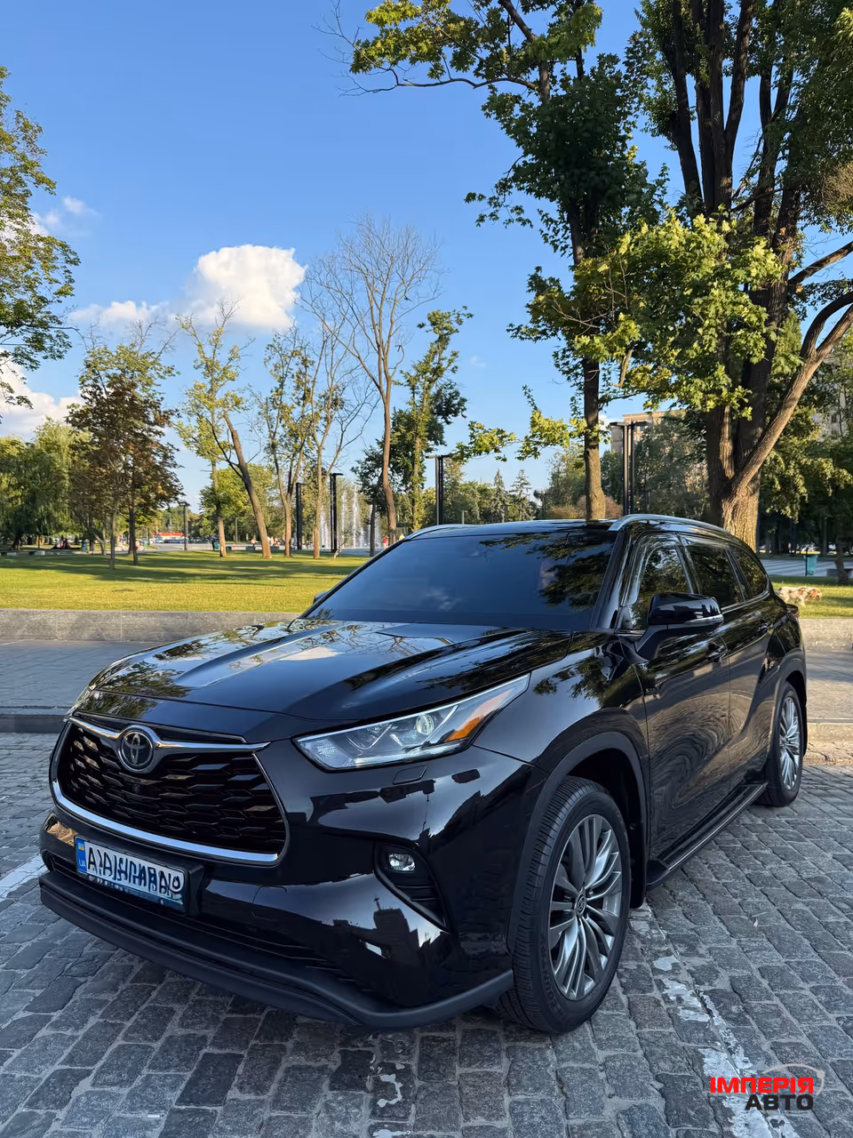 Toyota Highlander - фото 1