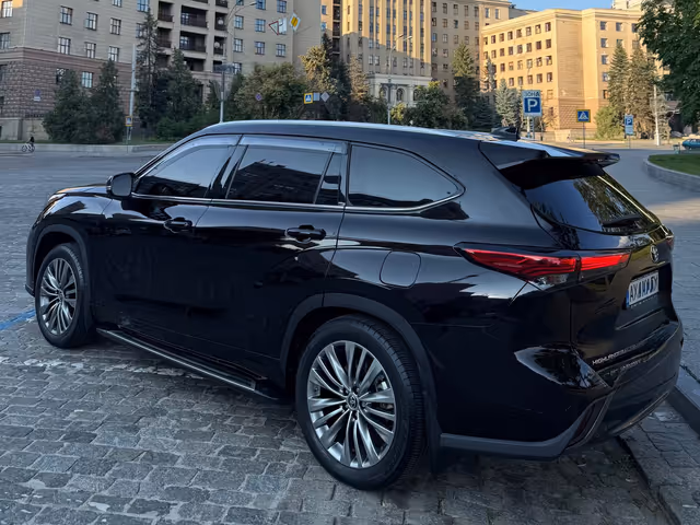 Toyota Highlander - фото 2