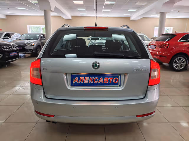 Skoda Octavia - фото 4