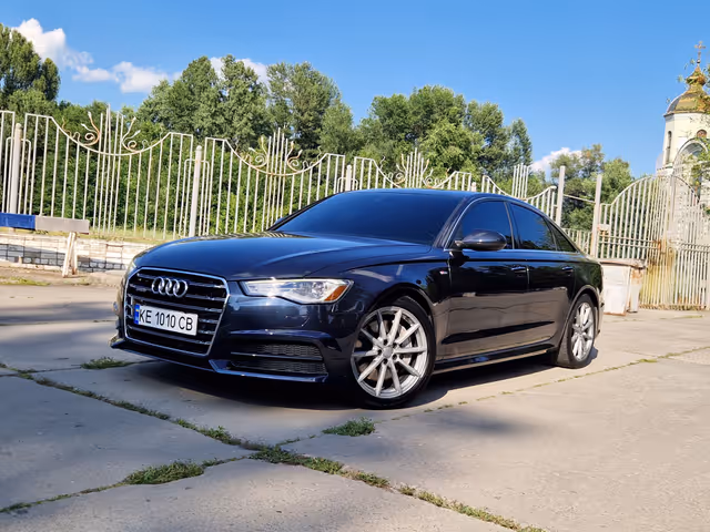 Audi A6 - фото 1