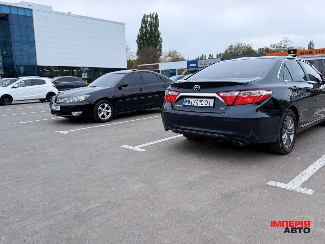 Toyota Camry - фото 2