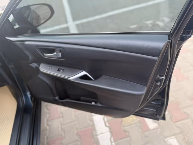 Toyota Camry - фото 4
