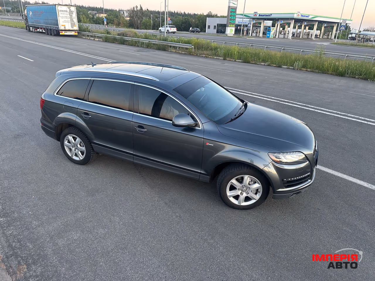 Audi Q7 - фото 1