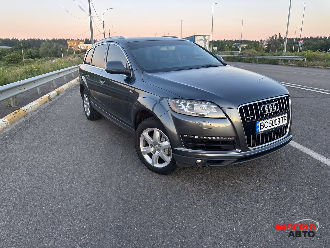 Audi Q7 - фото 7
