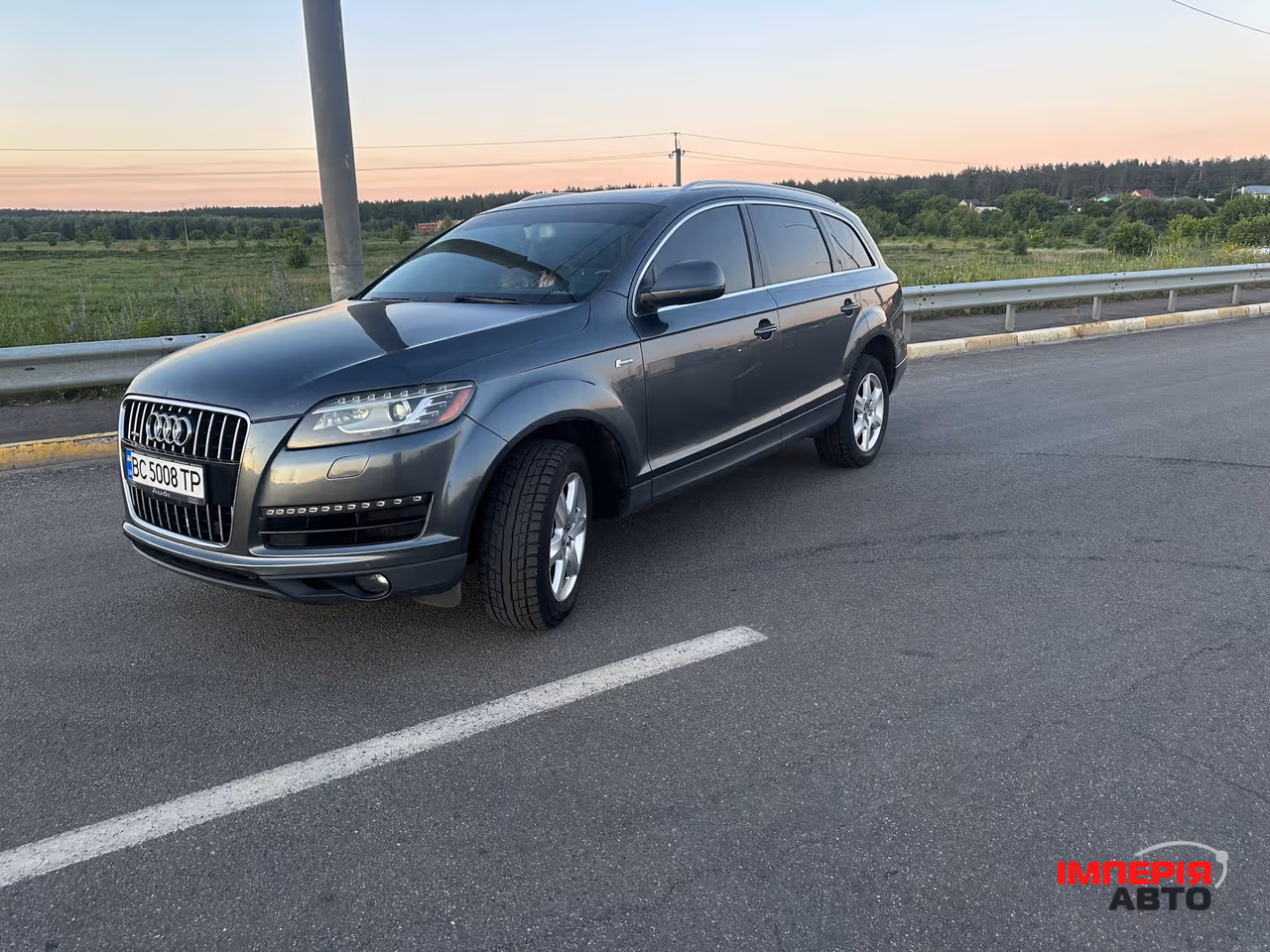 Audi Q7 - фото 8