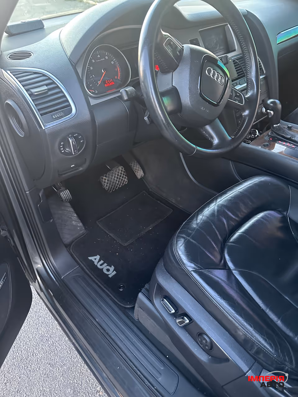 Audi Q7 - фото 9