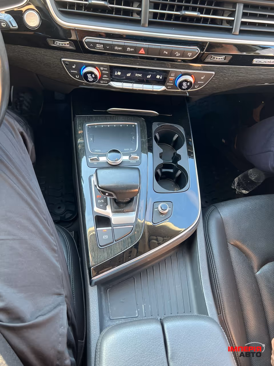 Audi Q7 - фото 16