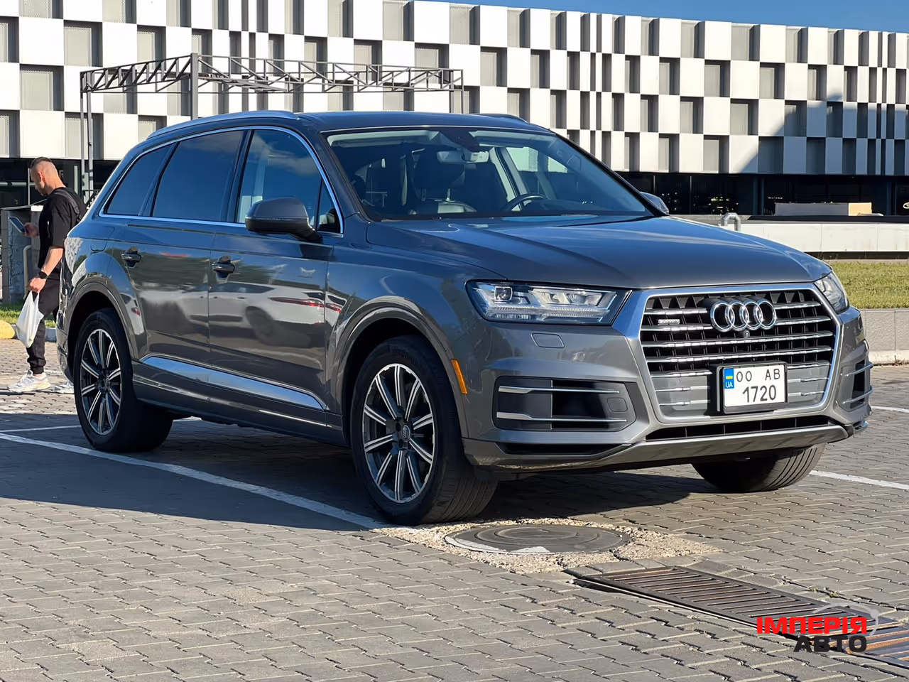 Audi Q7 - фото 1
