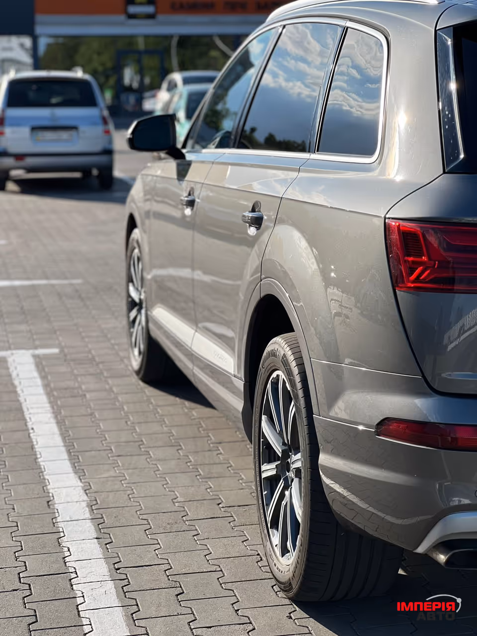 Audi Q7 - фото 7