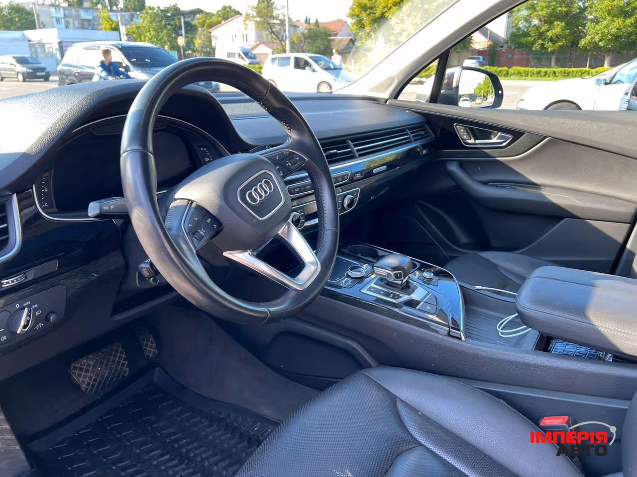 Audi Q7 - фото 6