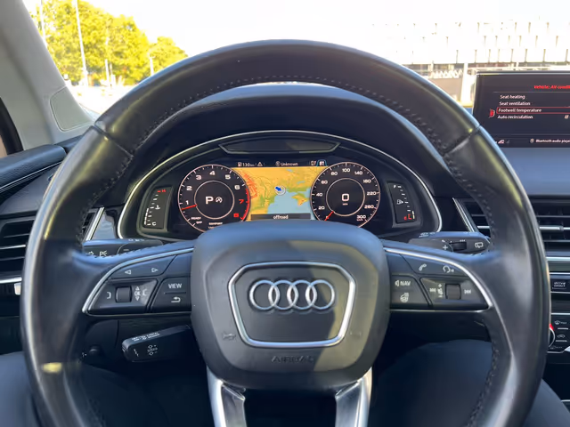 Audi Q7 - фото 2