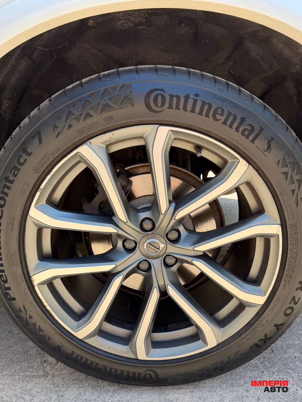 Volvo XC90 - фото 27