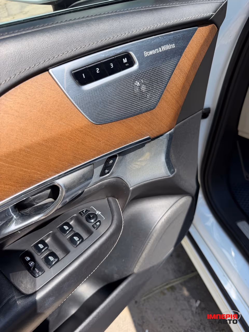 Volvo XC90 - фото 19