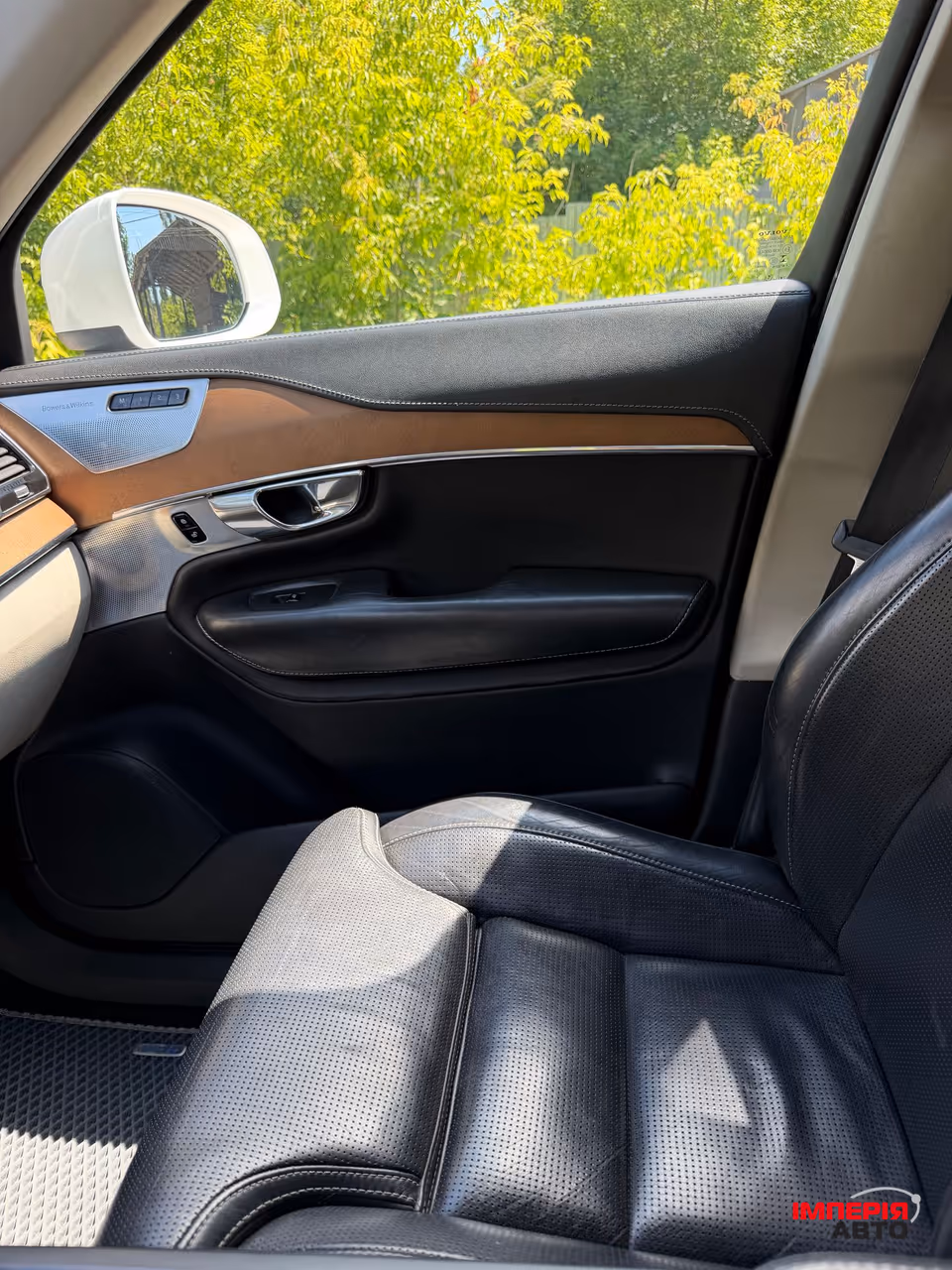 Volvo XC90 - фото 15