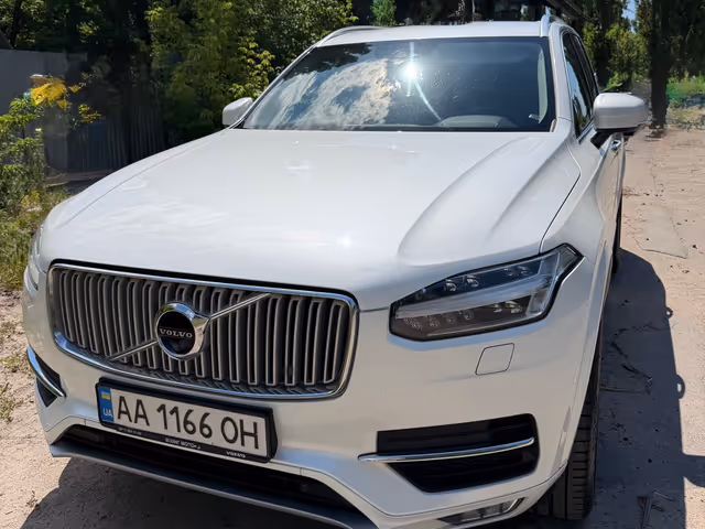Volvo XC90 - фото 1