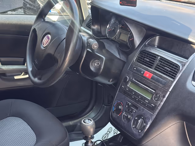 Fiat Linea - фото 4