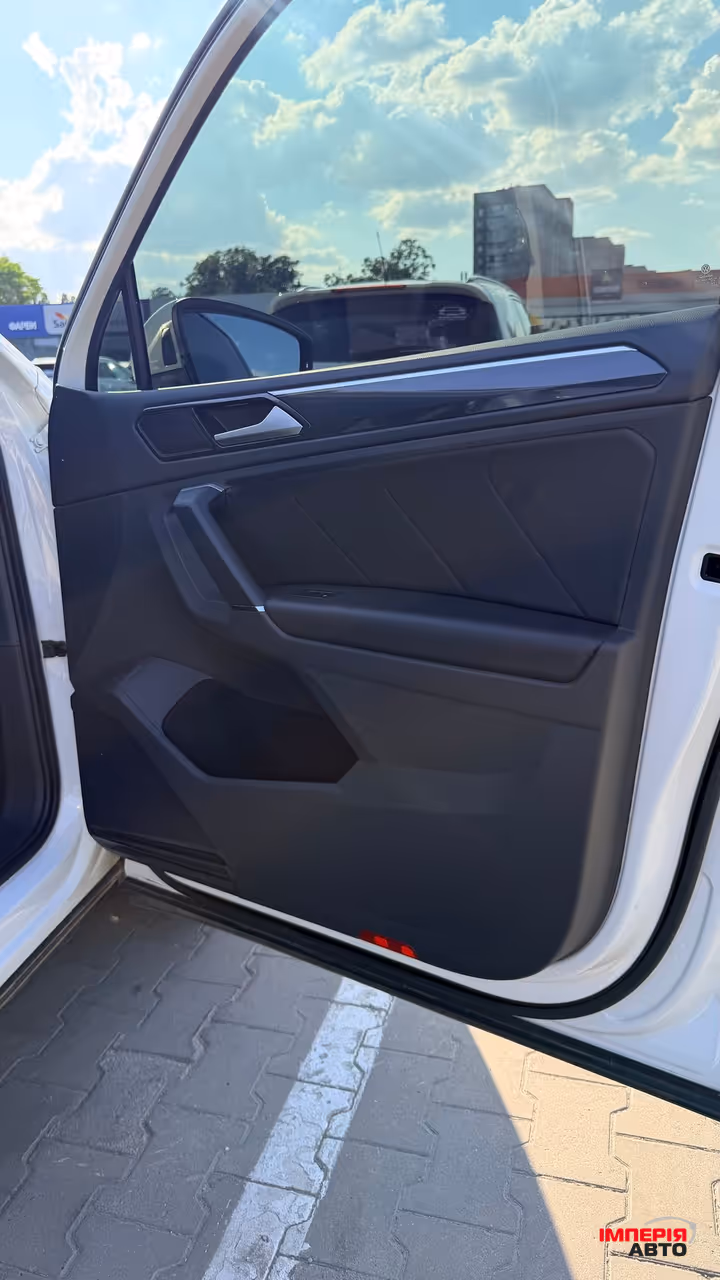 Volkswagen Tiguan - фото 24