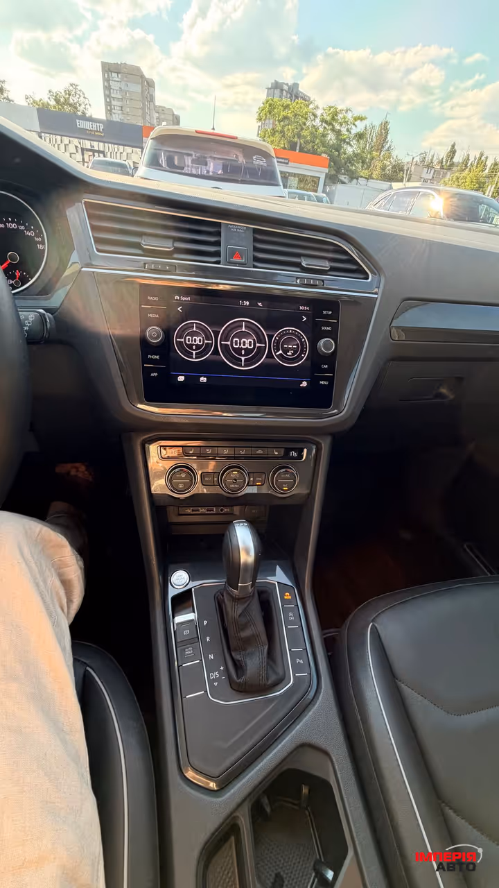 Volkswagen Tiguan - фото 32