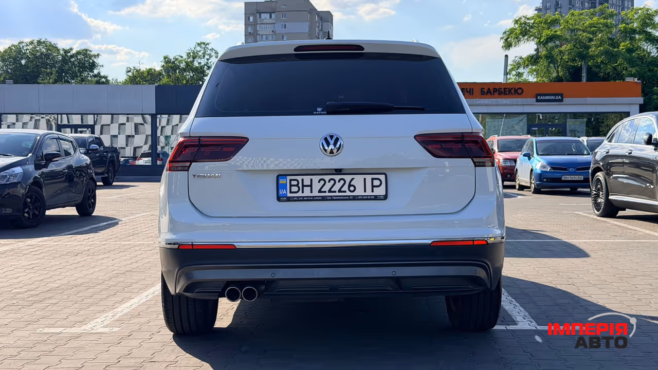 Volkswagen Tiguan - фото 8