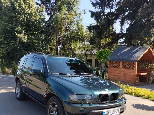 BMW X5 - фото 1