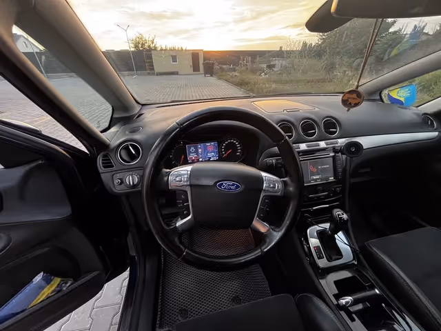 Ford S-MAX - фото 4
