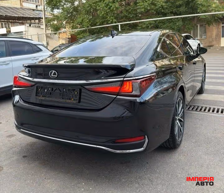 Lexus ES - фото 5