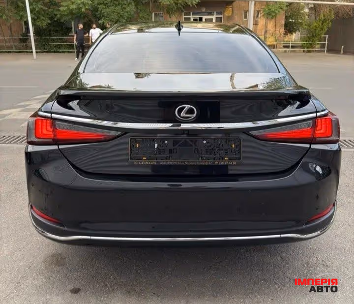 Lexus ES - фото 6