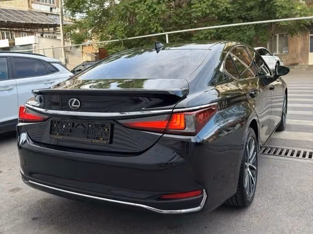 Lexus ES - фото 5