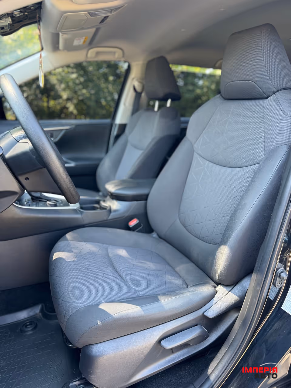 Toyota RAV4 - фото 9