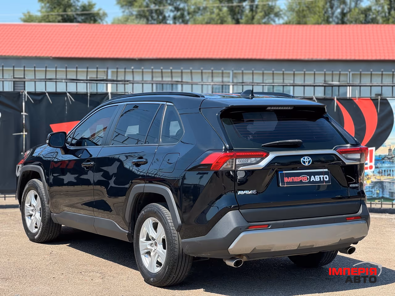 Toyota RAV4 - фото 4