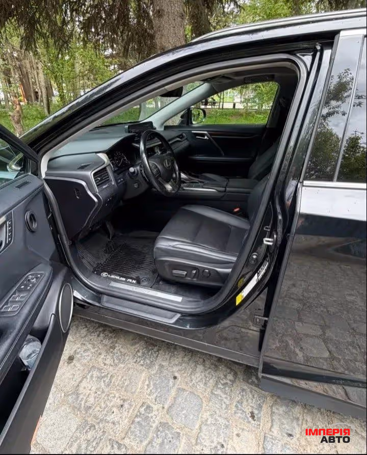 Lexus RX - фото 12