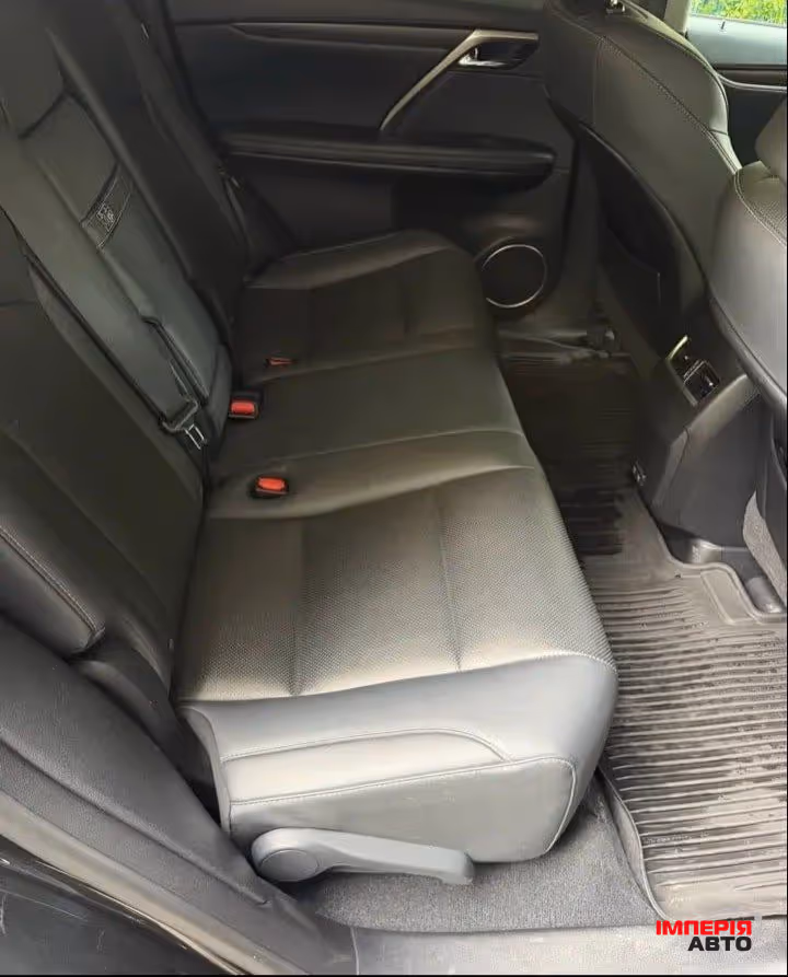 Lexus RX - фото 11