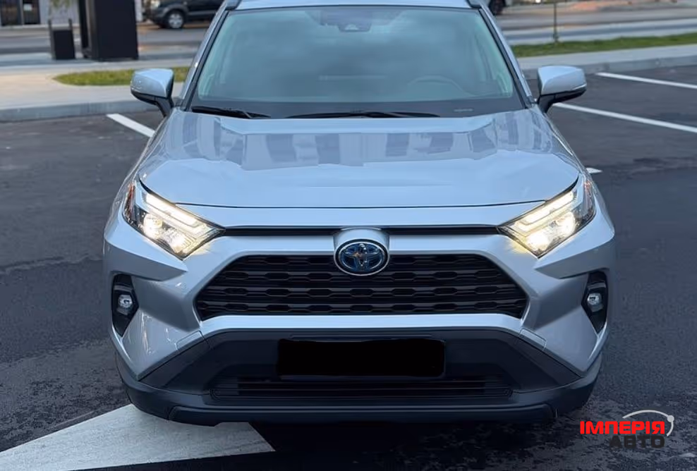 Toyota RAV4 - фото 4