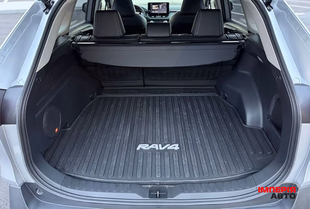 Toyota RAV4 - фото 12