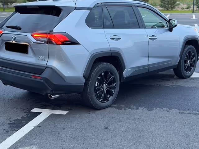 Toyota RAV4 - фото 3