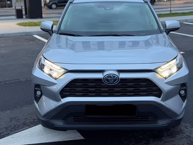 Toyota RAV4 - фото 4