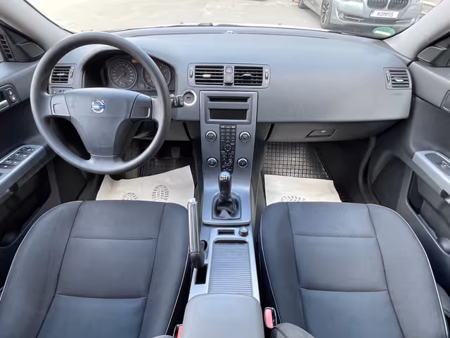 Volvo V50 - фото 3